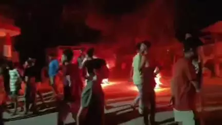 रोसड़ा: गांधी चौक पर उत्पाद पुलिस टीम से झड़प, 9 महिलाएं समेत 2 पुरुष घायल, आक्रोशित लोगों ने किया सड़क जाम