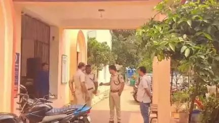 ବାଲିଗୁଡା: ବାଲିଗୁଡା ରେ SDPO ଙ୍କ କାଯ୍ୟାଳୟ ଠାରେ ଫୁଲବାଣି ହେଡକ୍ୱଟର  DSP ମାନସ ରଞ୍ଜନ ବାରିକ ୧୫ ଦିନ ପାଇଁ ବାଲିଗୁଡ଼ା SDPO  ଦାୟିତ୍ୱ ରେ