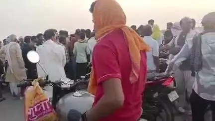 राजपुर: बसही पुल के पास सड़क दुर्घटना में घायल मोटरसाइकिल चालक गंभीर, वाराणसी में इलाज जारी