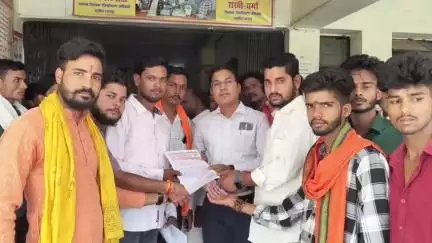 लहरपुर: शारदा नहर स्लॉटर हाउस के पास अवैध रूप से गोवंश काटने का आरोप, बजरंग दल ने एसडीएम को दिया ज्ञापन