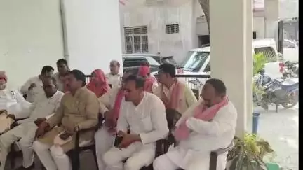 जौनपुर: नईगंज में पीडीए आंदोलन को मजबूती देने के लिए सपा की मासिक बैठक, कार्यकर्ताओं से एकजुटता का आह्वान