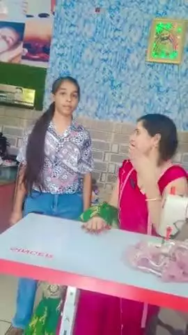aap bhi aaiae Riddhi Siddhi boutique per aur jaldi se jaldi dress se सुंदर-सुंदर banana sikhiye bahut hi kam samay mein