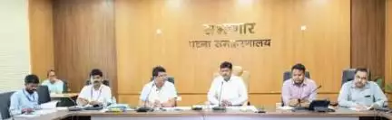 जिलाधिकारी, पटना द्वारा संभावित बाढ़, सुखाड़ एवं जल-जमाव से निपटने हेतु पूर्व तैयारियों की समीक्षा की गई। पदाधिकारियों को सरकार द्वारा निर्धारित मानक संचालन प्रक्रिया (एसओपी) के अनुसार सभी तैयारी सुनिश्चित रखने का निदेश दिया गया।