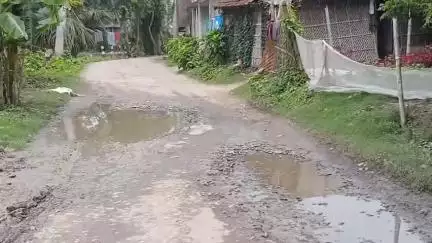 সন্দেশখালি ২: বেড়মজুর এলাকার রাস্তার বেহাল দশা, সংস্কারের দাবি স্থানীয় বাসিন্দাদের#jansamasya