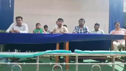 কেশপুর: ভোটার তালিকা সংশোধন সম্পর্কিত কাজ দ্রুত শেষ করতে বি এল ও-দের নিয়ে বৈঠক হলো কেশপুর অডিটোরিয়ামে