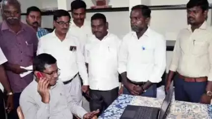 அரியலூர்: மாவட்ட ஆட்சியரகத்தில் உயர்கல்வி வழிகாட்டல் கட்டுப்பாட்டு அறை சேவையினை மாவட்ட ஆட்சியர் நேரில் ஆய்வு