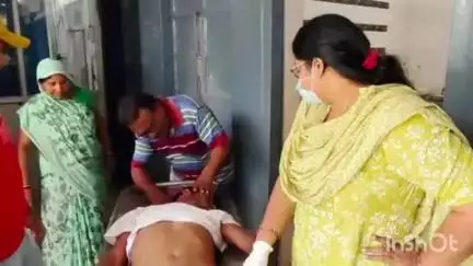 बौंसी: अचारज मोहल्ला के पास बाइक की टक्कर से युवक गंभीर रूप से जख्मी