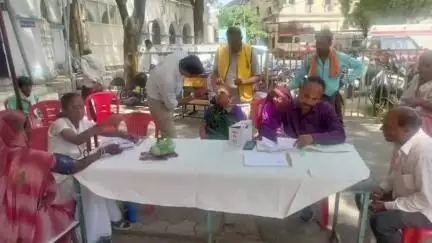 बड़वानी: बड़वानी जिला अस्पताल में नेत्र परीक्षण शिविर आयोजित, 46 लोगों की जांच, 10 मोतियाबिंद मरीजों का होगा ऑपरेशन