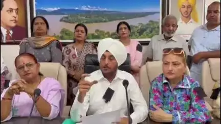 ਰੂਪਨਗਰ: ਨਗਰ ਕੌਂਸਲ ਨੰਗਲ ਵੱਲੋਂ ਹਿਮਾਚਲ ਦੇ ਵਹੀਕਲਾਂ ਤੋਂ ਪੰਜਾਬ ਵਿੱਚ ਐਂਟਰ ਹੋਣ ਤੇ ਐਂਟਰੀ ਟੈਕਸ ਲੈਣ ਲਈ ਨਗਰ ਕੌਂਸਲ ਨੰਗਲ ਨੇ ਪਾਇਆ ਮਤਾ