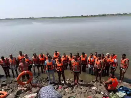 सीहोर: जमोनिया तालाब पर होमगार्ड जवानों को बाढ़ राहत और बचाव कार्य के लिए दिया गया विशेष प्रशिक्षण