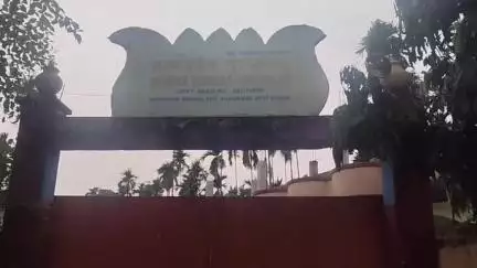 মাদারিহাট: বীরপাড়ার একটি আশ্রমের পাঁচটি নাবালিকা মেয়েকে সোমবার ভোররাতে দিনবাজার থেকে উদ্ধার করল পুলিশ