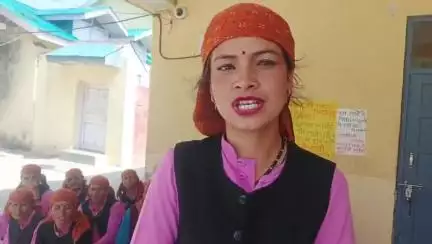 निरमंड: निरमण्ड में सड़क सुधार की मांग को लेकर लोगों का धरना 6 दिन से जारी, स्थानीय निवासी पल्लवी ने दी जानकारी