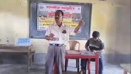 দিনহাটা ১: খারিজা শাকদল ও মহাকাল হাটে আনন্দধারা কর্মসূচিতে দক্ষতা বৃদ্ধি প্রশিক্ষণ কর্মশালা অনুষ্ঠিত