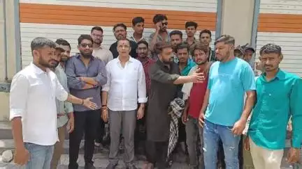 बुरहानपुर नगर: जिला अस्पताल में रक्तदान शिविर का हुआ आयोजन, 100 से अधिक युवाओं ने किया रक्तदान