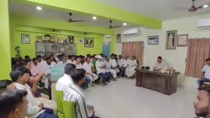 বোলপুর-শ্রীনিকেতন: বোলপুরে তৃণমূলের দলীয় কার্যালয়ে একুশে জুলাইয়ের প্রস্তুতি বৈঠক ছিলেন অনুব্রত মণ্ডল