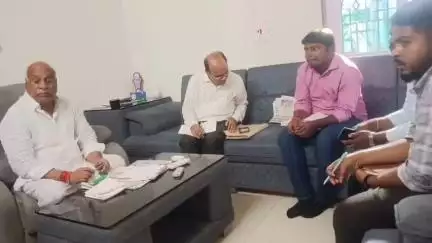 ముధోల్: వర్షాకాలం నేపథ్యంలో రోడ్లకు తాత్కాలిక మరమ్మత్తులు చేపట్టండి ఎమ్మెల్యే రామారావు పటేల్