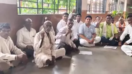 कळमनूरी: वाई येथे आदिवासी शेतकऱ्यांच्या नावे बोगस शेतकरी गट,परस्पर कृषी अवजारे उचलली,कृषी कार्यालयात शेतकऱ्यांचा ठिय्या