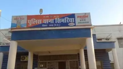 सिमरिया: सिमरिया थाना क्षेत्र में दुष्कर्म के मामले में राजीनामा न करने पर घर में घुसकर छेड़छाड़ व गाली-गलौज का आरोप