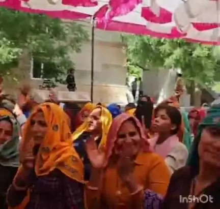 महवा: ठेकड़ा के मीन भगवान मंदिर पर सुनाई गई वामन अवतार एवं सीता स्वयंवर की कथा, महिलाएं भजनों पर थिरकीं