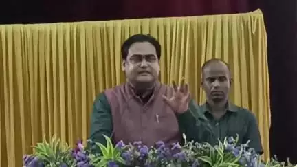 হলদিয়া: হলদিয়া বন্দরে কেন্দ্রীয় জাহাজ প্রতি মন্ত্রী শান্তনু ঠাকুর সোলার পাওয়ারপয়েন্ট বৃত্তি স্থাপন হলদিয়া বন্দর পরিদর্শন