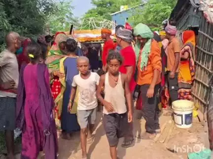 बाराहाट: सोनडीहा उत्तरी वार्ड नंबर 6: काम से निकाले जाने पर सफाई कर्मी ने की आत्महत्या