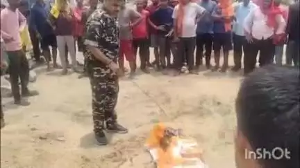बालूमाथ: मगध कोलियरी के गड्ढे से लापता किशोर का शव मिला, हत्या की आशंका, विरोध में ट्रांसपोर्टिंग कार्य ठप