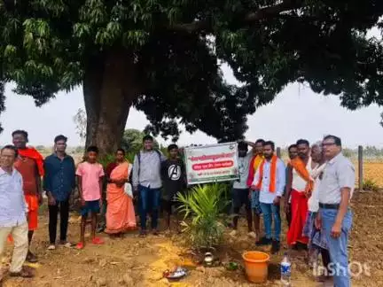 बकावंड: ग्राम चमिया में मेघा प्लांटेशन ड्राइव के तहत आयल पाम पौधारोपण कार्यक्रम का आयोजन हुआ