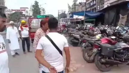 বারাবনী: AMC পার্কিং থেকে ১০ কোটি টাকা বকায়া রয়েছে, যারা টাকা বাকি রেখেছে তাদের বিরুদ্ধে FIR করতে হবে আসানসোল বললেন তৃণমূল নেতা