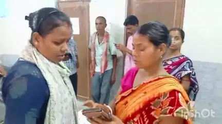 বর্ধমান ১: আসানসোলে মাছবিক্রি করে বাড়ি নদিয়ার নৃসিংহপুর ফেরার পথে বর্ধমানের ১৯নং জাতীয় সড়কে সড়ক পথদূর্ঘটনায় মৃত মাছ ব্যবসায়ী