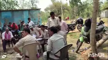 उदयपुर: पुटा गोरियाडोल में वनभूमि की खरीदी-बिक्री और अतिक्रमण कर मकान बनाने के मामले में वनअमला ने की पंचनामा कार्रवाई