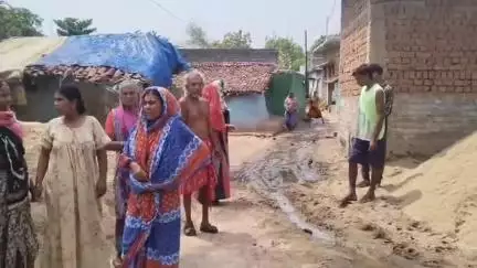 चांपा: चांपा के घोघरानाला वार्ड नंबर 14 के लोग नाली निर्माण नहीं होने से परेशान, कई बार दे चुके है नगर पालिका में#jansamasya