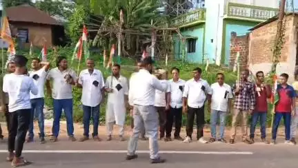 বিশালগড়: চড়িলাম বাজারে কংগ্রেসের বিক্ষোভ ও প্রতিবাদ কর্মসূচি