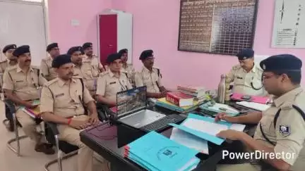 जगदीशपुर: जगदीशपुर के एसडीपीओ ने सभी थाना अध्यक्षों और सर्किल इंस्पेक्टर्स के साथ की बैठक, दिए आवश्यक दिशा-निर्देश