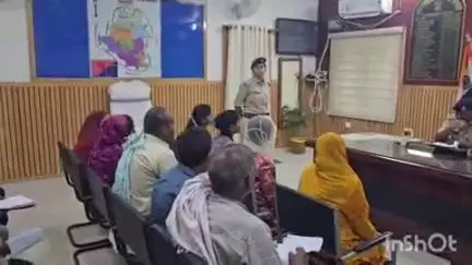 शिवहर: एसपी कार्यालय, शिवहर में एसपी ने लगाया जनता दरबार, 15 लोगों की समस्याओं का किया समाधान