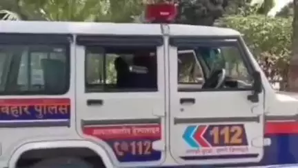 कहलगांव: शंकरपुर पुल के पास घोघा थाना पुलिस ने चोरी की बाइक के साथ एक युवक को गिरफ्तार किया