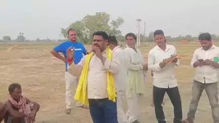 जगदीशपुर: शाहपुर में 11 जून को प्रशांत किशोर की सभा को लेकर बहुआरा गांव में चलाया गया जनसंपर्क अभियान