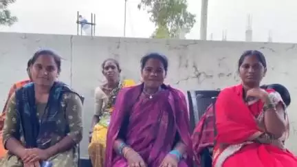 సిర్పూర్ టి: కొండ రాంప్రసాద్ నోరు అదుపులో పెట్టుకుని మాట్లాడాలని మర్తిడి లో హెచ్చరించిన మహిళలు