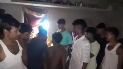 মানকাচৰ: মানকাচৰৰ কঠালবাৰীত  কিশোৰীৰে  যৌন সম্পৰ্ক কৰিব গৈ ৰাইজৰ ৰোষত পৰিল যুৱক, উত্তেজিত ৰাইজে লফাথফা দি গতাই দিলে আৰক্ষীক