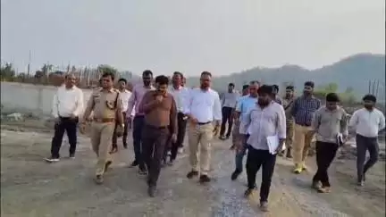 मुंगेली: खुड़िया वाटर ट्रीटमेंट प्लांट का निरीक्षण मिशन संचालक श्री शुक्ला ने किया, गुणवत्ता में कोई समझौता नहीं, टीपीआई को नोटिस