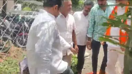 భీమవరం: కేంద్ర మంత్రిగా ప్రమాణ స్వీకారం చేసిన సందర్భంగా, ఆపరేషన్ సింధూర్ విజయానికి ప్రతీకగా సింధూర్ మొక్క నాటిన కేంద్ర మంత్రి వర్మ