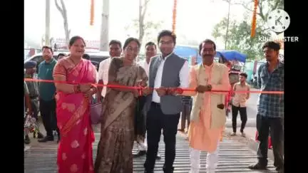 दुमका: गांधी मैदान के पास बने मार्केट कॉम्प्लेक्स का DC ने किया उद्घाटन