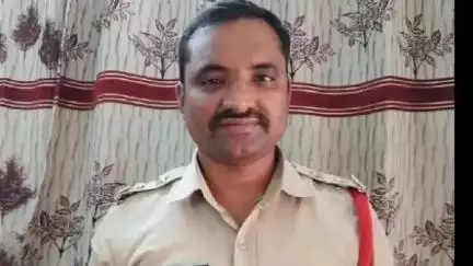 శ్రీకాకుళం: కోటబొమ్మాళి మండలం చవితిపేట వద్ద పేకాట స్థావరంపై పోలీసుల దాడులు, ఐదుగురు అరెస్ట్