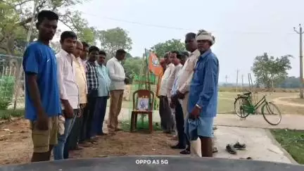 कैरो: कैरो देवी मंडप में भाजपा ने बिरसा मुंडा की पुण्यतिथि पर दी श्रद्धांजलि, वीरता व विचारों को किया नमन