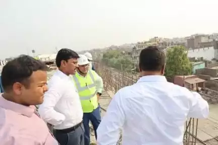 जिलाधिकारी, पटना द्वारा मीठापुर-महुली पथ परियोजना का निरीक्षण किया गया। कार्य लगभग पूर्ण है। बिहार स्टेट रोड डेवलपमेंट कॉरपोरेशन के मुख्य महाप्रबंधक को शेष बचे कार्य को यथाशीघ्र पूरा करने का निदेश दिया गया।