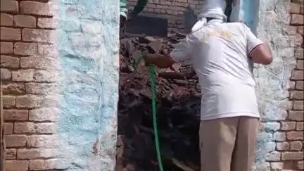 गरौठा: ग्राम पंचायत भदरवारा खुर्द में अज्ञात कारणों से कच्चे मकान में लगी आग, सामान जलकर हुआ राख