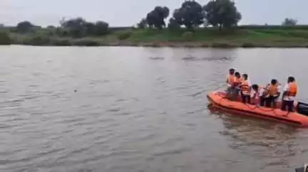 करवीर: निगडेवाडी येथे मासेमारी करण्याकरता गेलेल्या व्यक्तीचा मृतदेह पाण्याबाहेर काढण्यास जिल्हा आपत्ती व्यवस्थापन विभागास यश