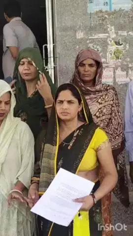 भरतपुर: विजयनगर कॉलोनी में मोबाइल टावर के विरोध में अतिरिक्त जिला कलेक्टर को दिया ज्ञापन