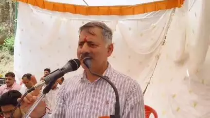 घुमारवीं: तकनीकी शिक्षा मंत्री राजेश धर्मानी ने कपाहड़ा पंचायत का दौरा किया, विकास कार्यों का लिया जायजा