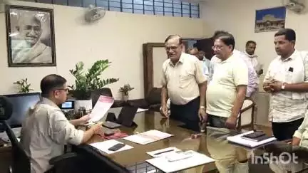 दौसा: पिंजरापोल गौशाला का 45 साल बाद आए फैसले पर नामांतरण खोलने की मांग को लेकर कलेक्टर से मिले गौ सेवक#jansamaya