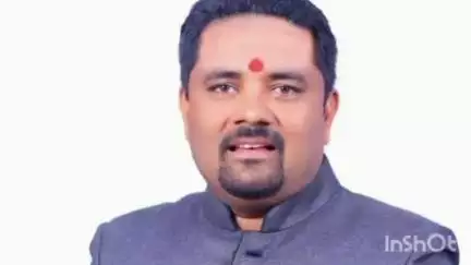 देवणी: पृथ्वीराज पाटील उर्फ आनंद जीवने यांना स्वराज्य सरपंच सेवा संघ यांच्या वतीने राज्यस्तरीय समाज भूषण सन्मान .